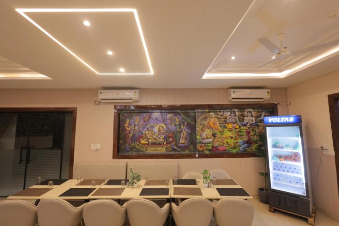 hotel mango tree vrindavan
