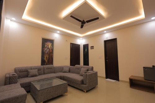 hotel mango tree vrindavan