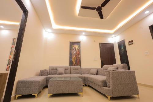 hotel mango tree vrindavan