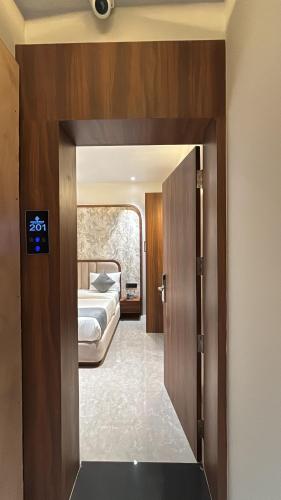 Hotel  Royal Retreat,,3 star