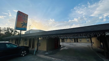 relax inn by oyo sulphur hwy 90