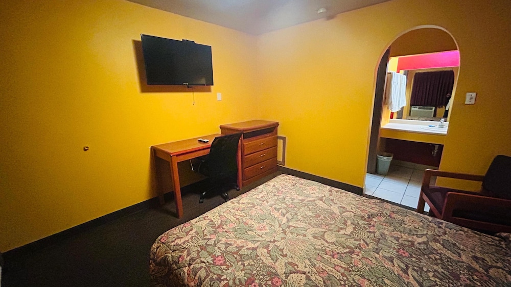 relax inn by oyo sulphur hwy 90