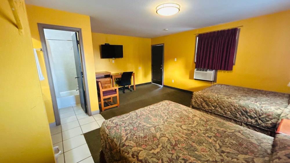 relax inn by oyo sulphur hwy 90