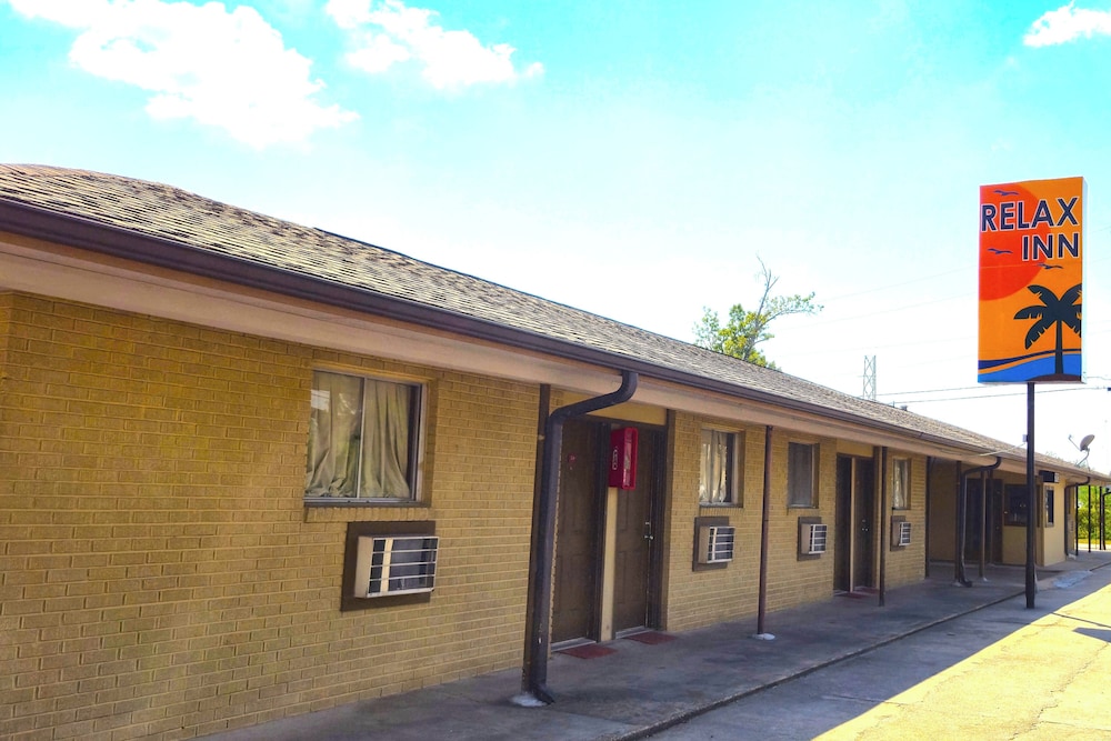 relax inn by oyo sulphur hwy 90