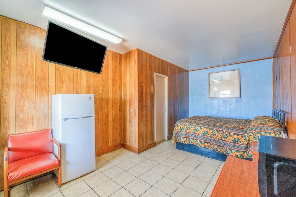 gulfway motel by oyo near airport i 37