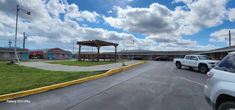 gulfway motel by oyo near airport i 37