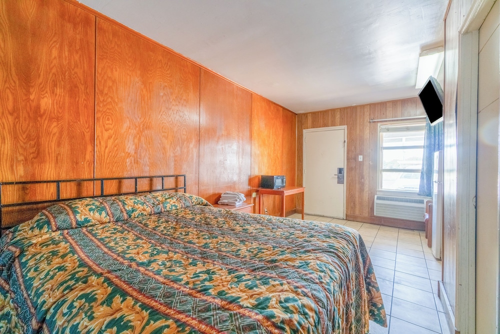 gulfway motel by oyo near airport i 37