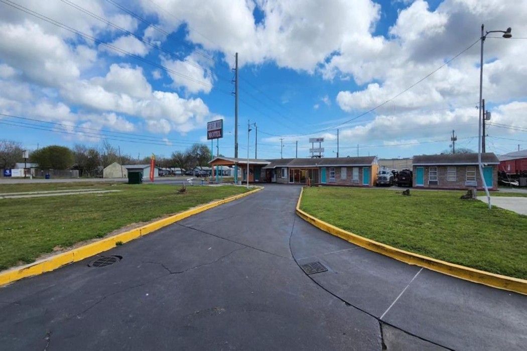 gulfway motel by oyo near airport i 37