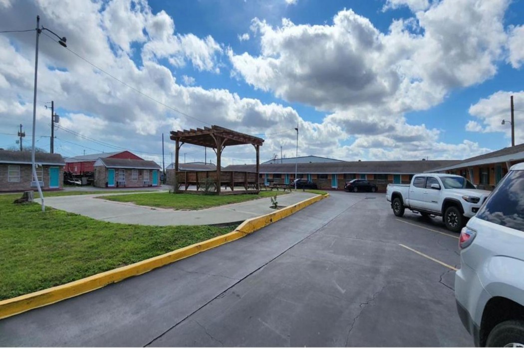 gulfway motel by oyo near airport i 37