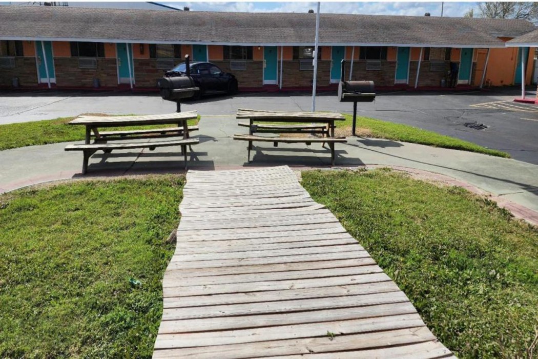 gulfway motel by oyo near airport i 37