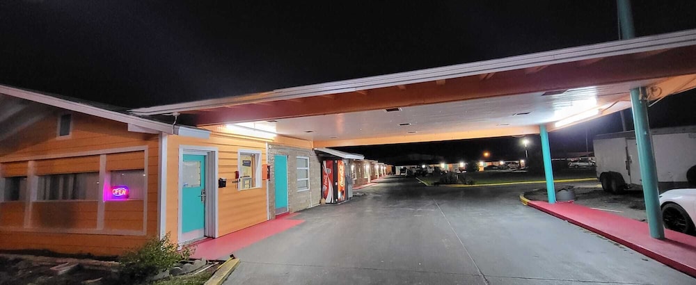 gulfway motel by oyo near airport i 37