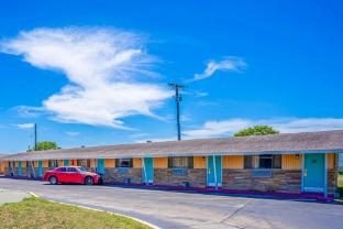 gulfway motel by oyo near airport i 37
