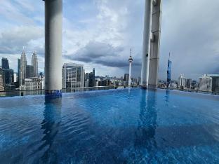 the lux deluxe by infinitum klcc 4 pax 1roomandhall