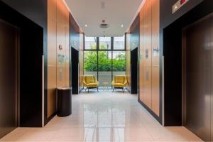 the lux deluxe by infinitum klcc 4 pax 1roomandhall