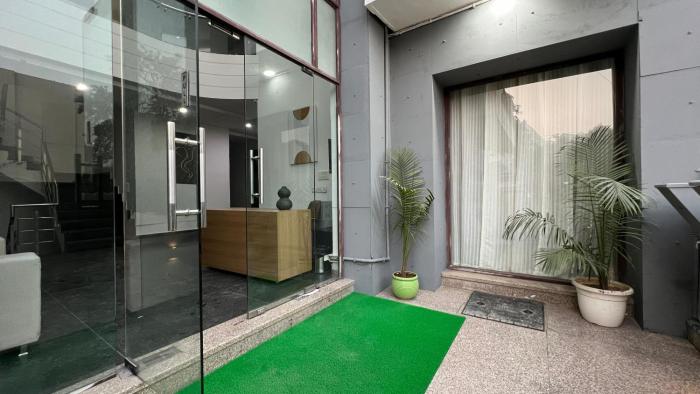 bluo penthouse cybercity bathtub terrace garden