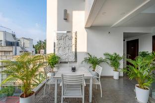 the pentouz lavelle road