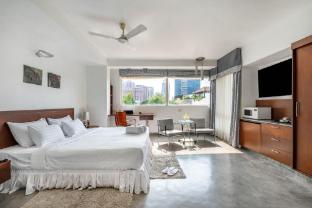 the pentouz lavelle road