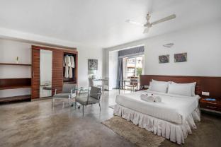 the pentouz lavelle road