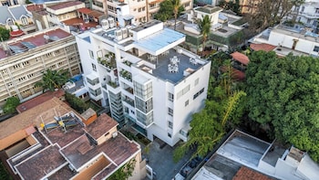 the pentouz lavelle road