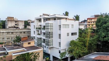 the pentouz lavelle road