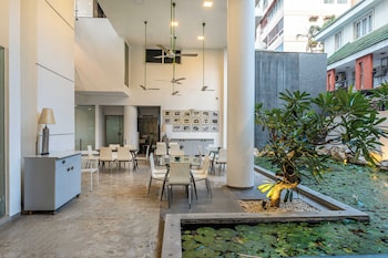 the pentouz lavelle road