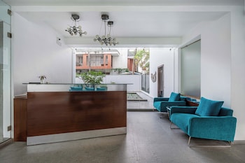 the pentouz lavelle road