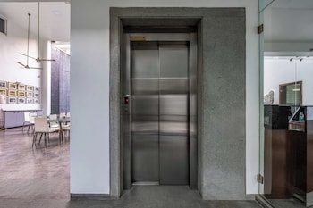 the pentouz lavelle road