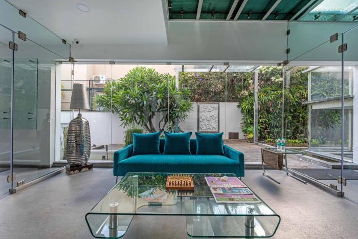 the pentouz lavelle road