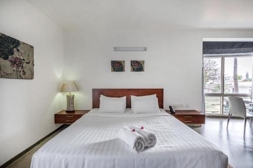 the pentouz lavelle road