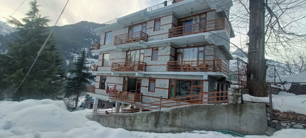 hotel nayra manali