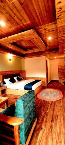 Hotel Nayra Manali,,3 star