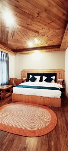 Hotel Nayra Manali,,3 star