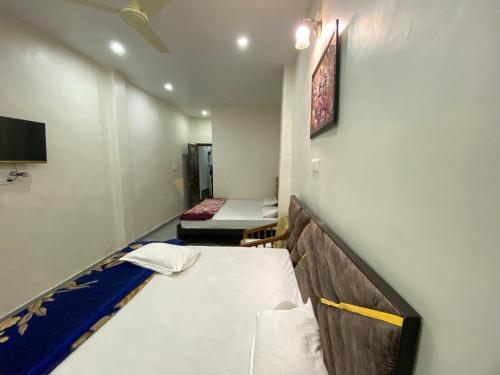 Laxmi Homestay,,2 star