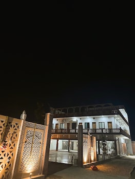 vrindavan garden and hotel