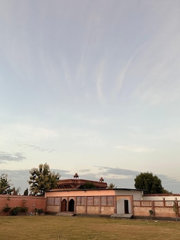 vrindavan garden and hotel