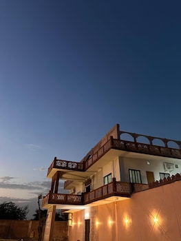 vrindavan garden and hotel