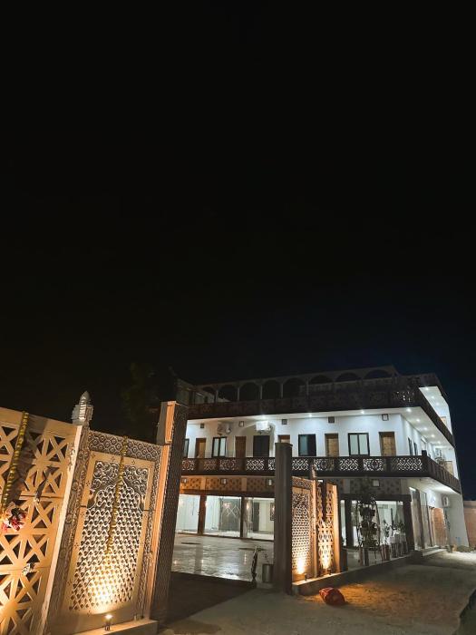 vrindavan garden and hotel