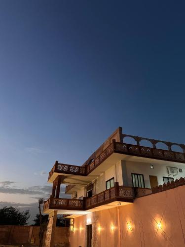 Vrindavan Garden & Hotel,,2 star