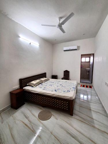 vrindavan garden and hotel