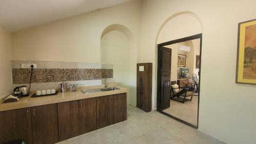 madhuvan retreat resort amba