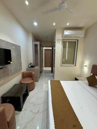 Sethi Grand Hotel,,3 star