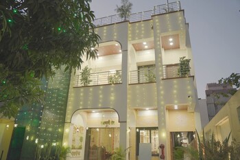 dev sneh residency