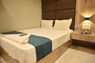 hotel royal bkc