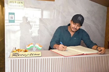 hotel royal bkc
