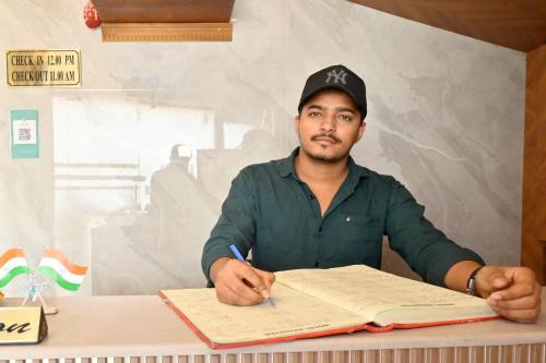 hotel royal bkc