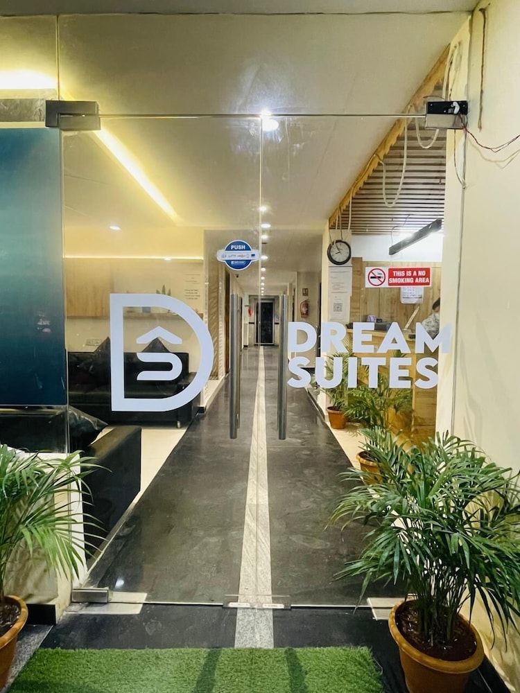 dream suites hotel