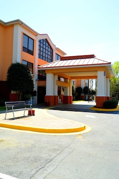 lexington inn and suites