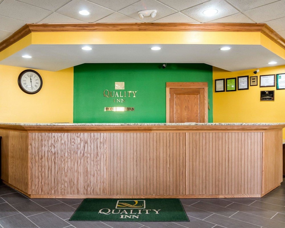 quality inn liberal