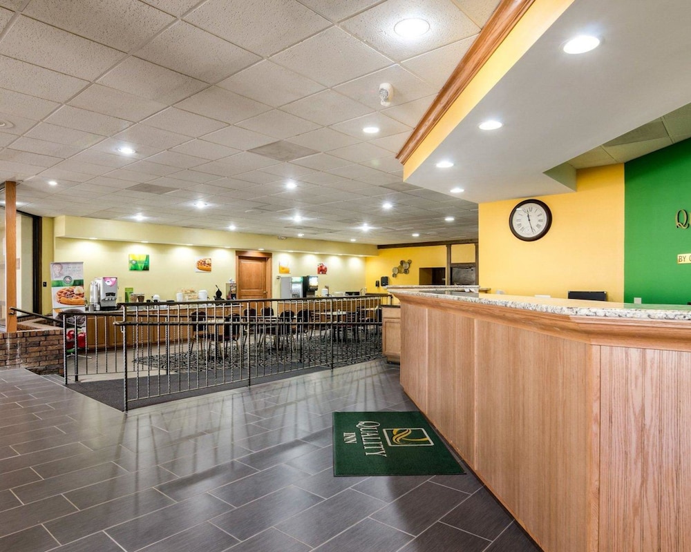 quality inn liberal