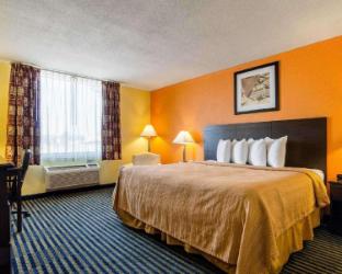 quality inn liberal